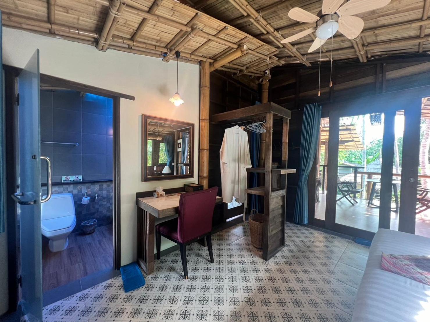 Relax House Lanta Old Town Hotel Koh Lanta Bagian luar foto