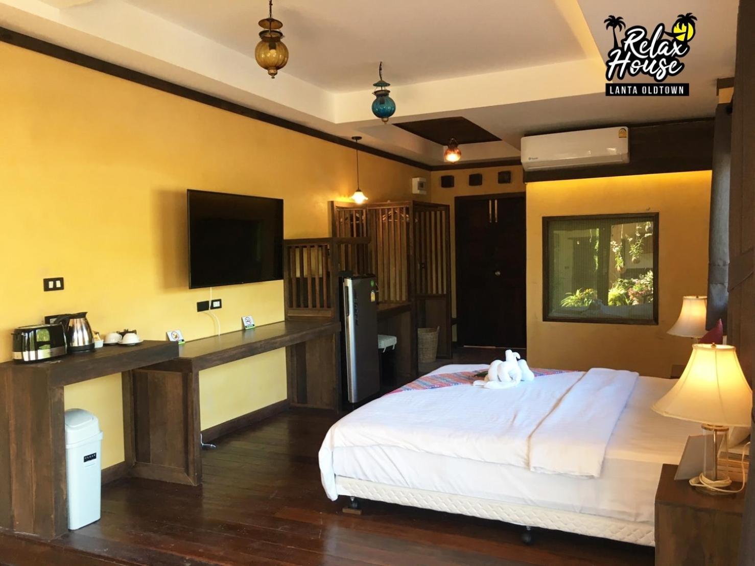 Relax House Lanta Old Town Hotel Koh Lanta Bagian luar foto