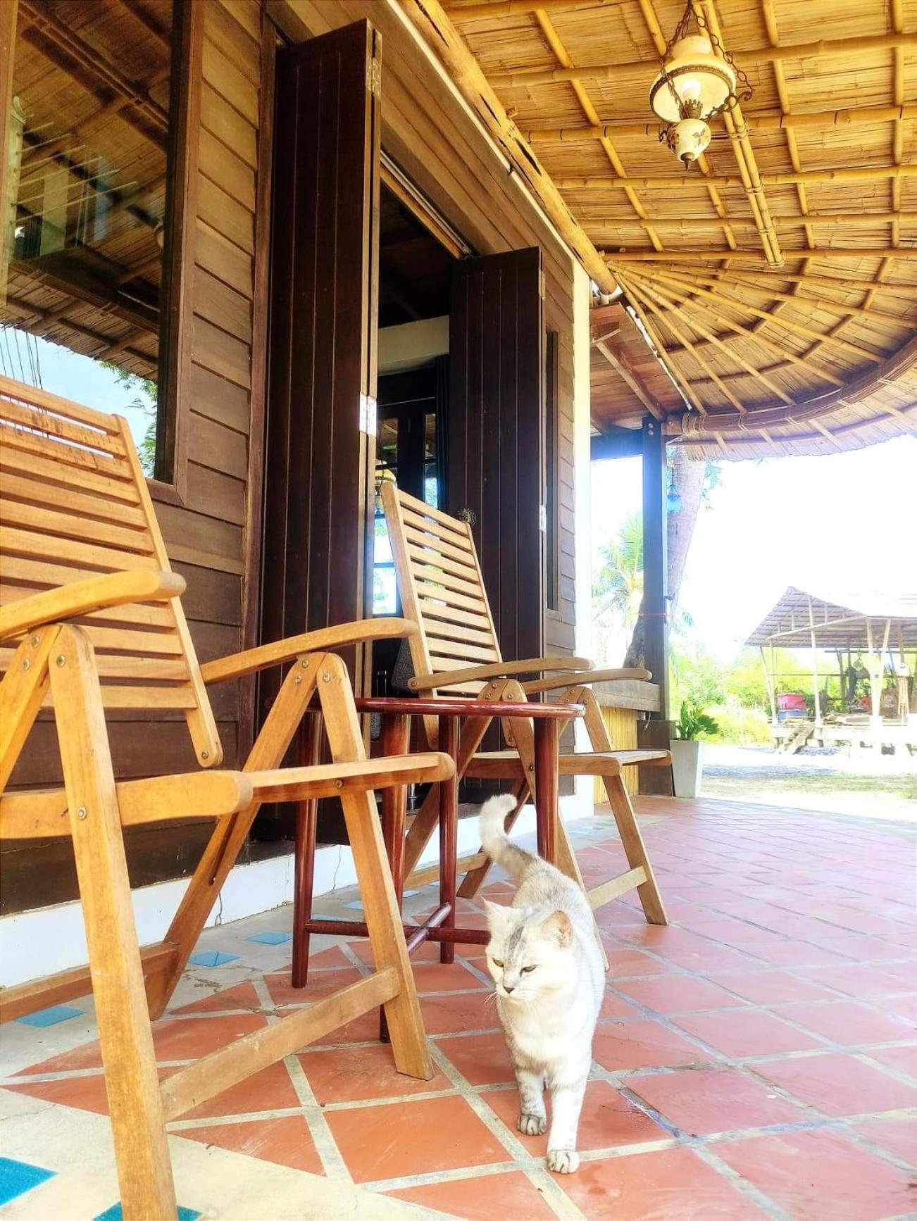 Relax House Lanta Old Town Hotel Koh Lanta Bagian luar foto