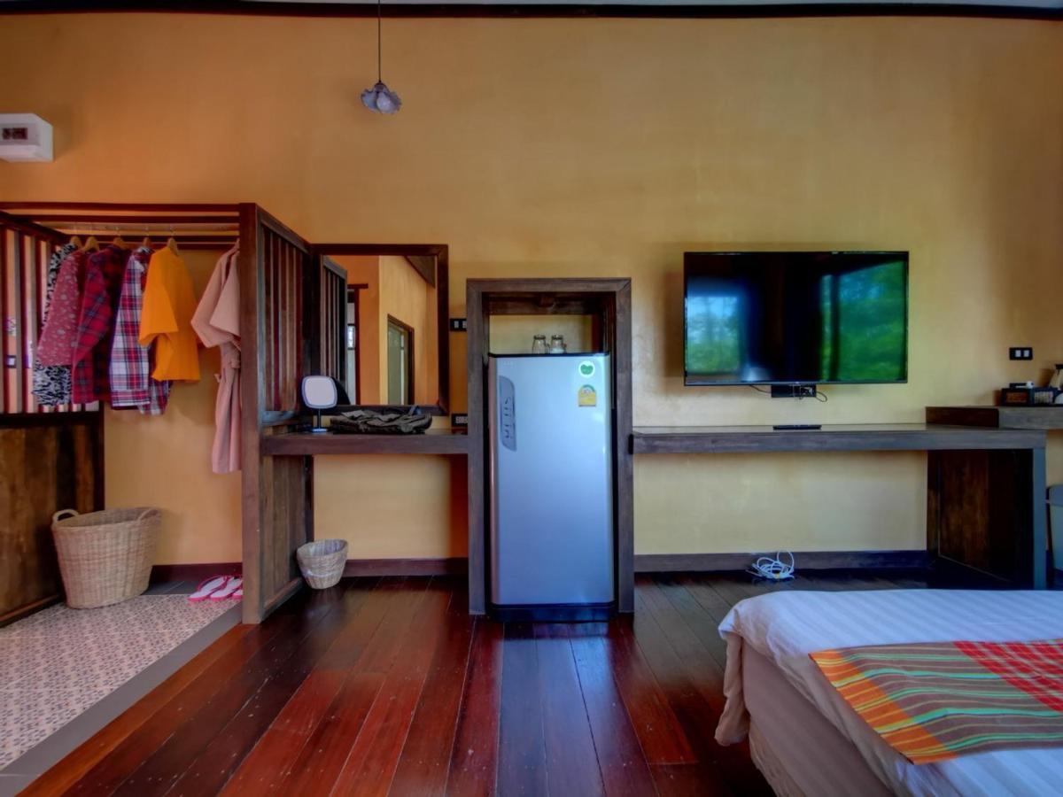 Relax House Lanta Old Town Hotel Koh Lanta Bagian luar foto