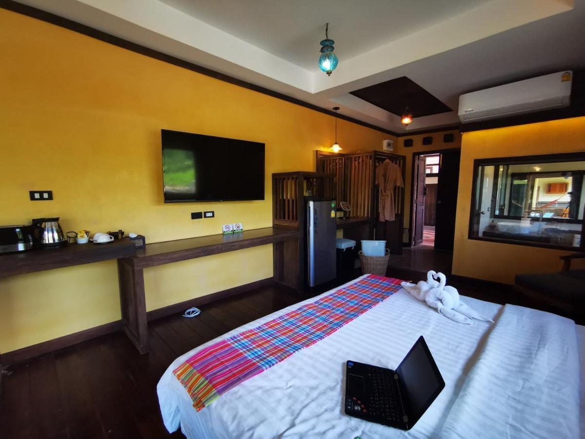 Relax House Lanta Old Town Hotel Koh Lanta Bagian luar foto